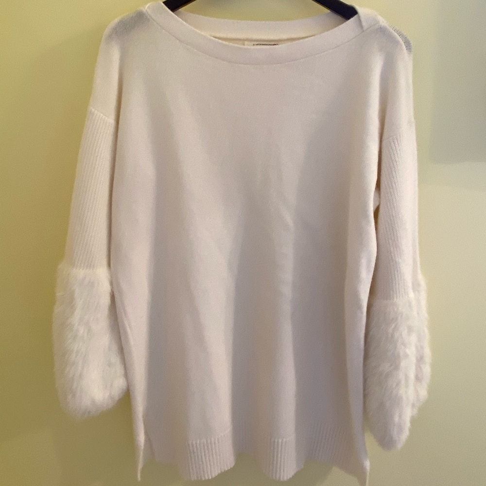 Anthropologie sweater with faux fur on sleeves